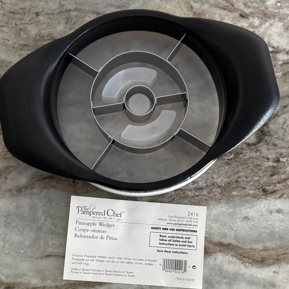 Pampered Chef Pineapple Wedger